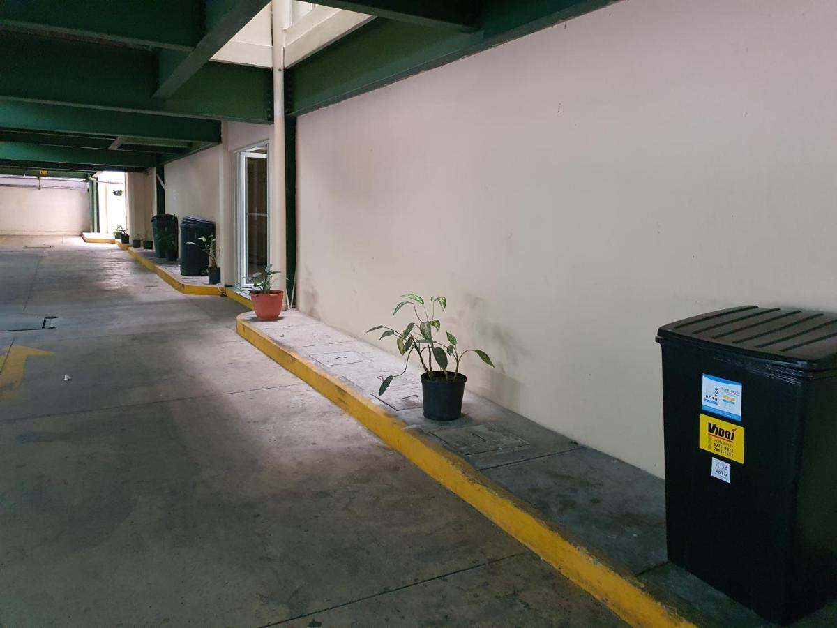 San Benito Flats Wifi 50Mg - 4 Huespedes - Parqueos Apartment San Salvador Exterior foto