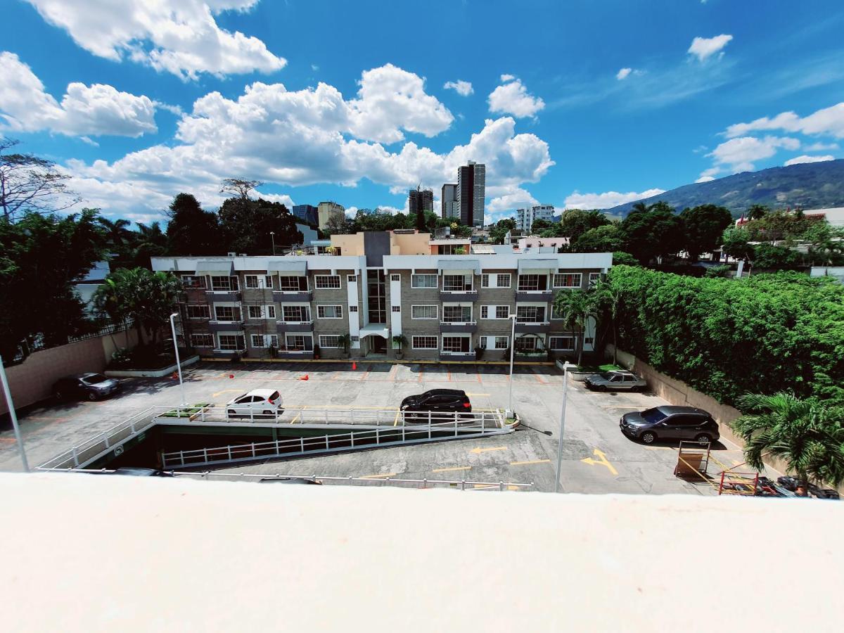 San Benito Flats Wifi 50Mg - 4 Huespedes - Parqueos Apartment San Salvador Exterior foto